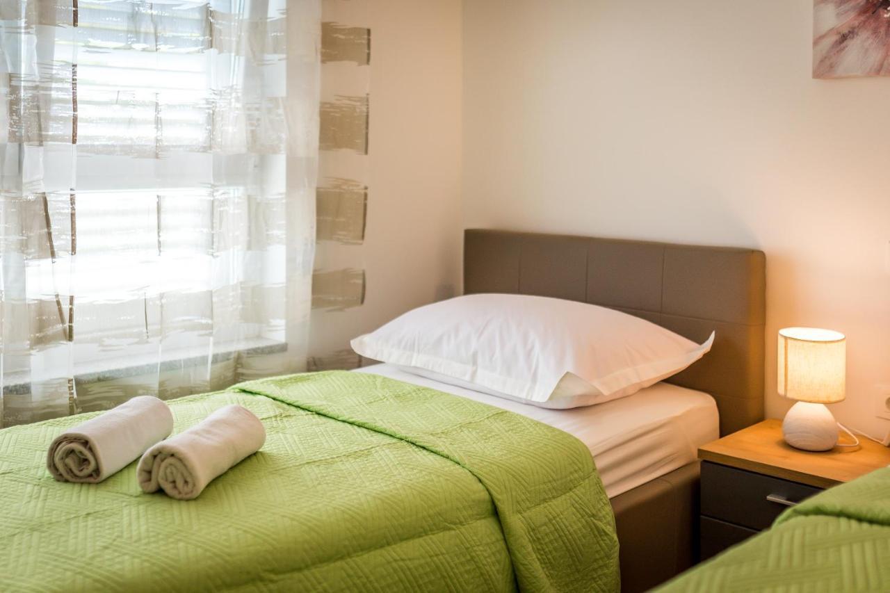 Apartmani Vesna Grebaštica エクステリア 写真