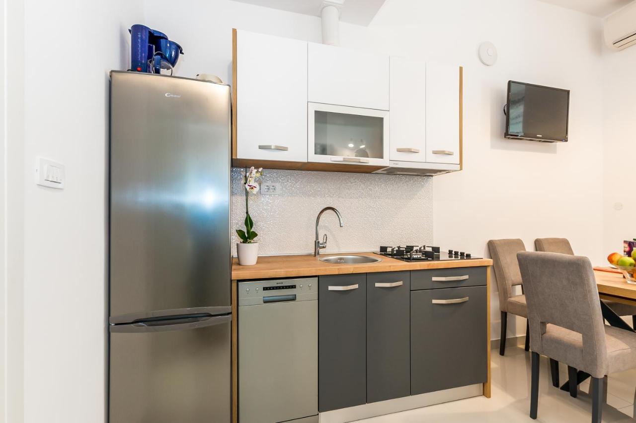 Apartmani Vesna Grebaštica エクステリア 写真