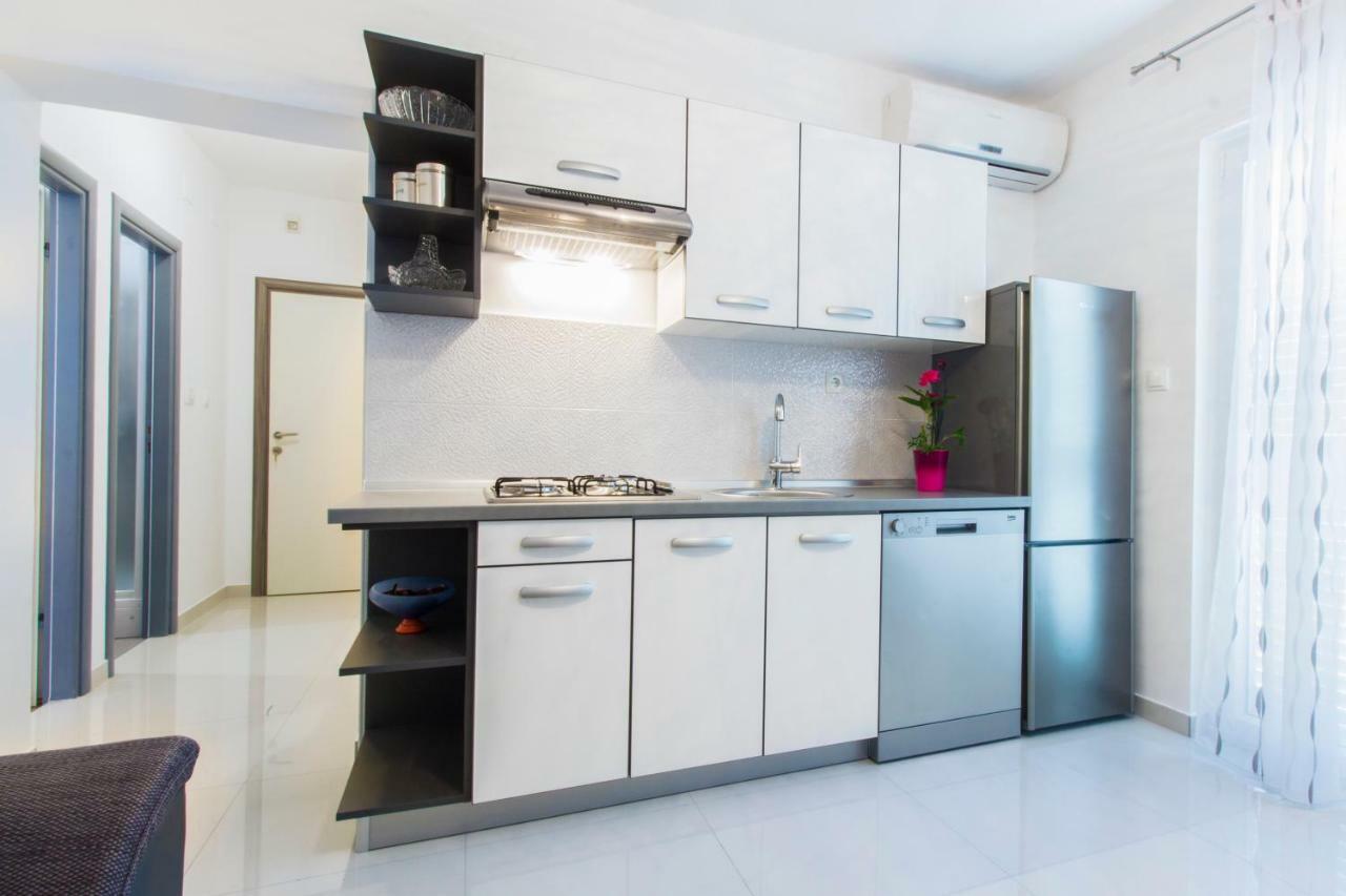 Apartmani Vesna Grebaštica エクステリア 写真