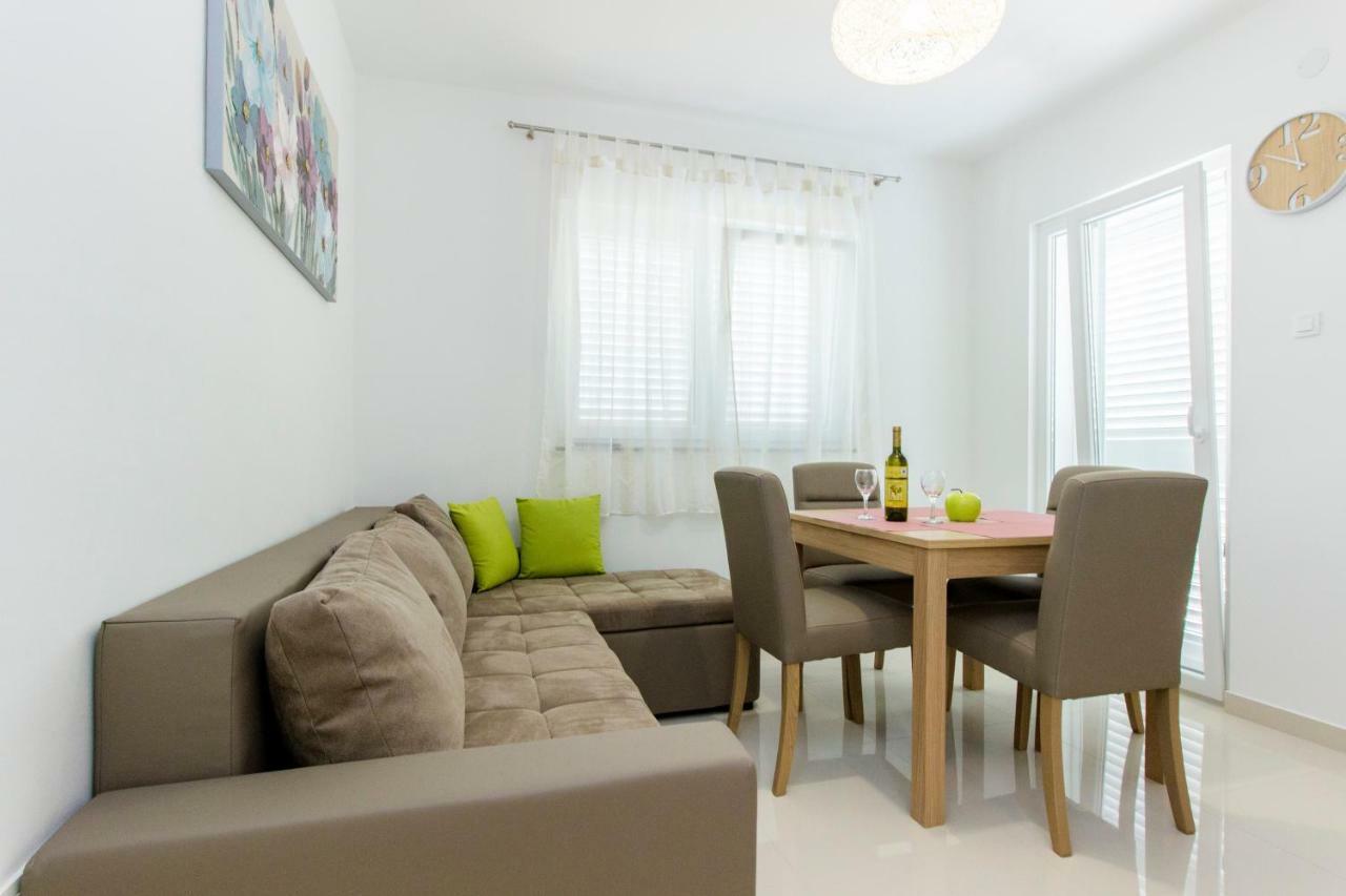 Apartmani Vesna Grebaštica エクステリア 写真