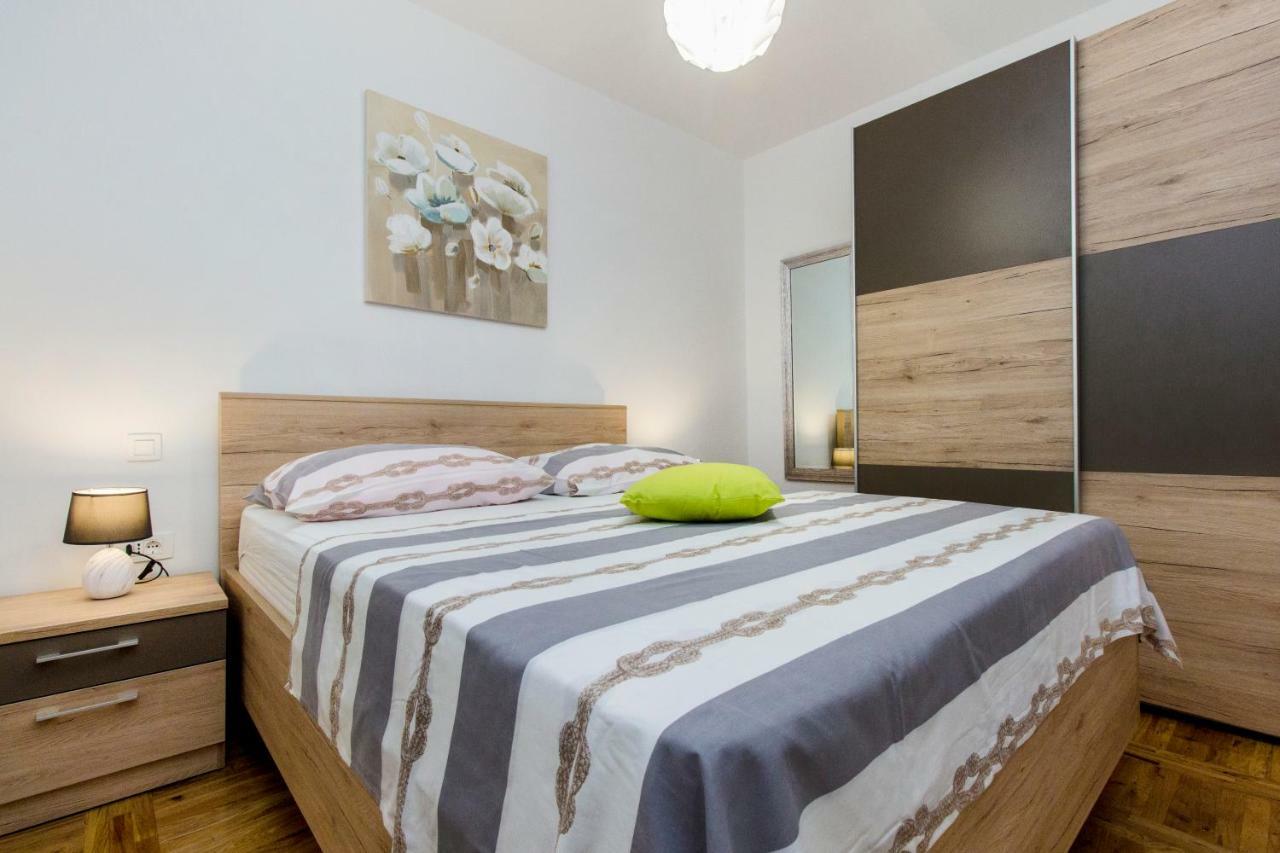Apartmani Vesna Grebaštica エクステリア 写真
