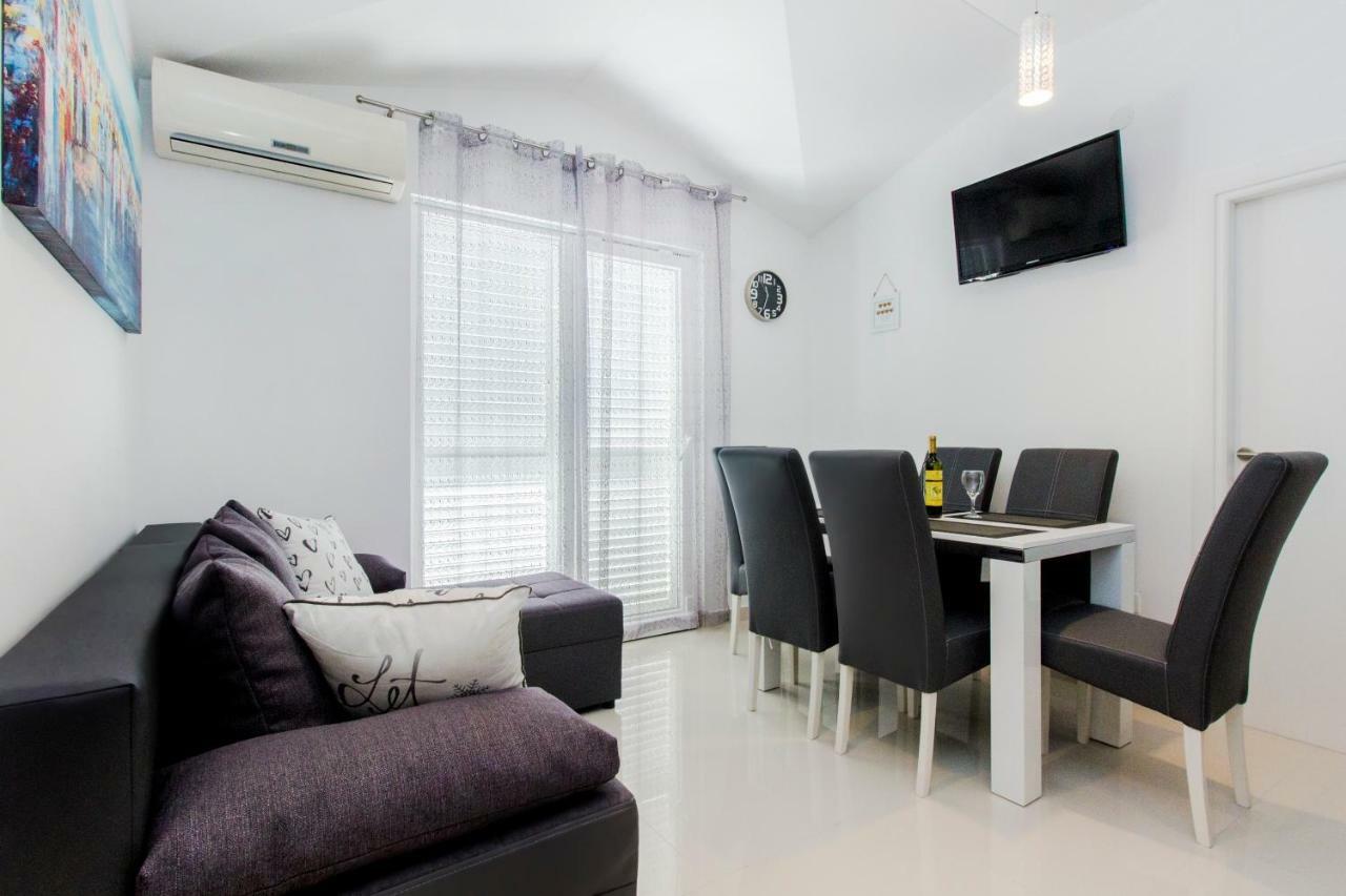 Apartmani Vesna Grebaštica エクステリア 写真