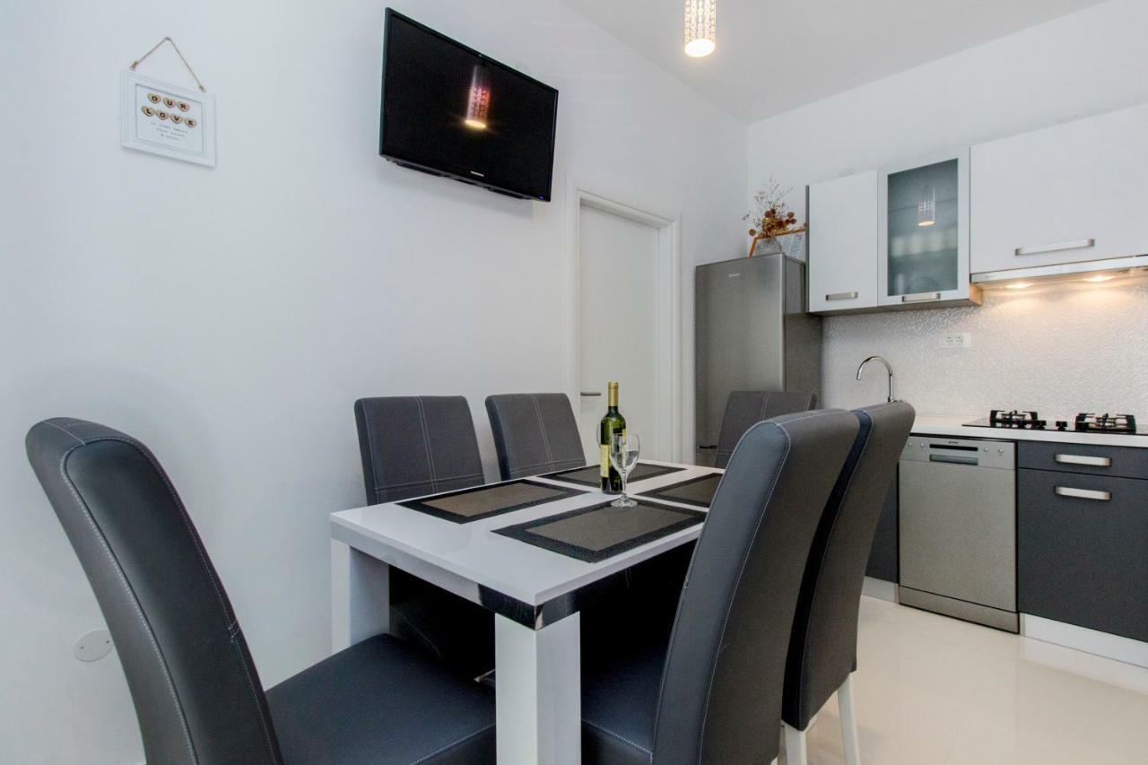 Apartmani Vesna Grebaštica エクステリア 写真