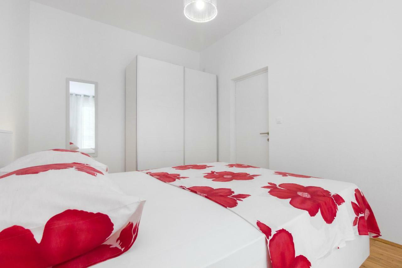 Apartmani Vesna Grebaštica エクステリア 写真